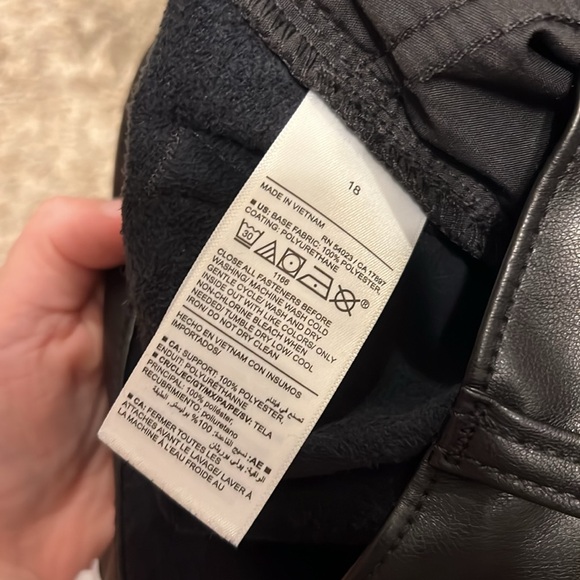 NWT Old Navy High Rise Flare Faux Leather Black Jack Pants Size 18. 2-4 Womens - Picture 5 of 10